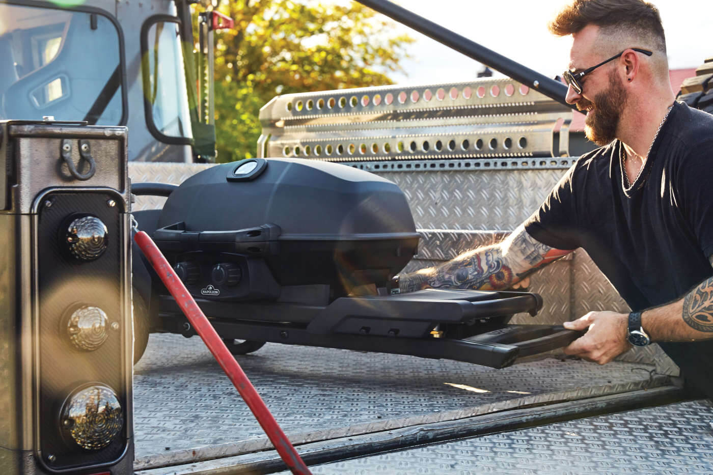 Phantom TravelQ® PRO 285 - Portable Gas Grill with Scissor Cart